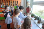 2. třídy v učebně přírodopisu